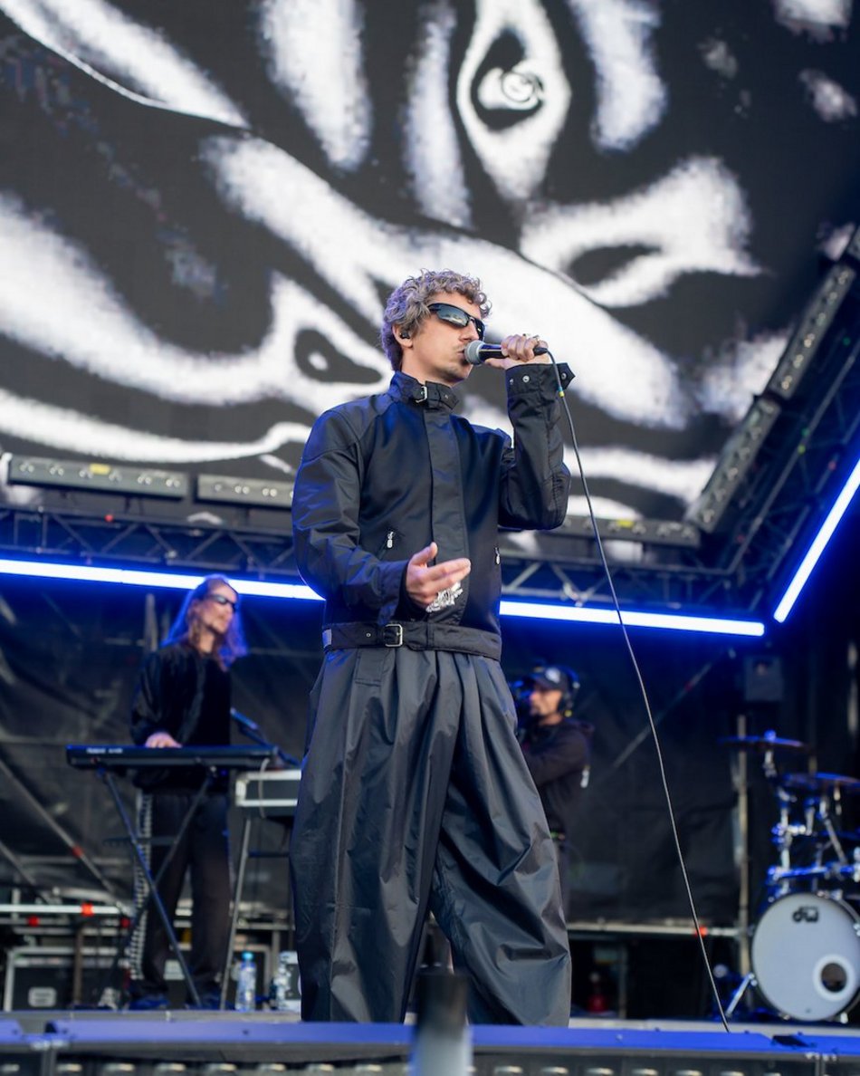 Łódź. Audioriver 2025 w Łodzi. Roztańczony tłum na pierwszym dniu festiwalu