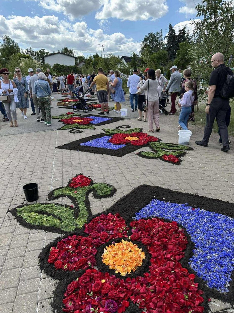 Łódź. Boże Ciało w Łódzkiem. Kwiatowe dywany w Spycimierzu