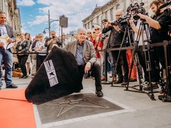 Aleja Gwiazd przy Piotrkowskiej w Łodzi coraz dłuższa. Andrzej Barański uhonorowany