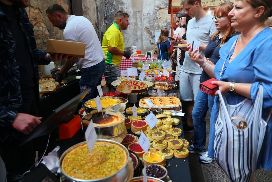 Łódź. Kulinarna odsłona 602. Urodzin Łodzi. Targ Śniadaniowy w Fuzji przyciągnął tłumy!