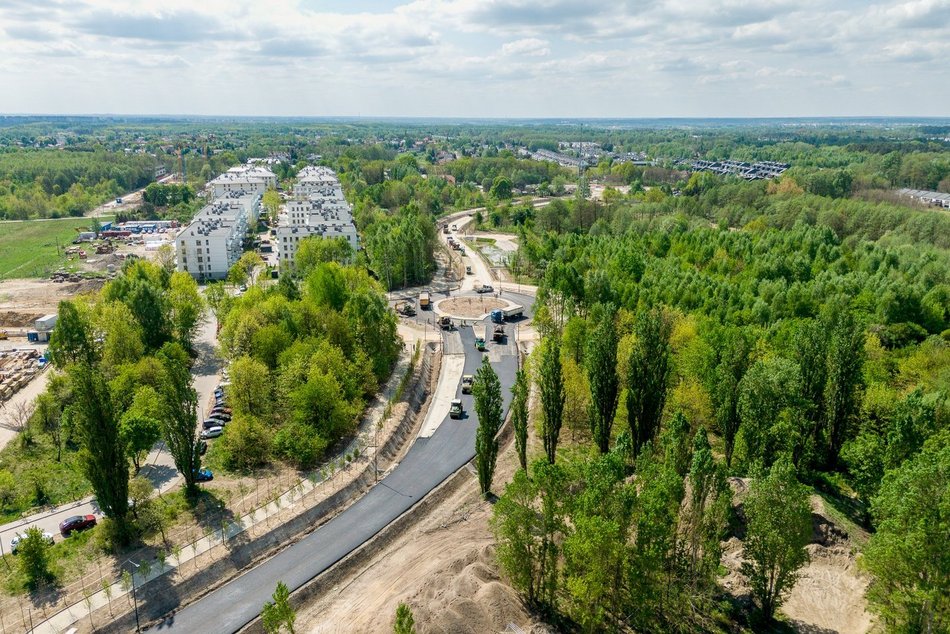 Łódź. Remont Kaczeńcowej w Łodzi. Kiedy będzie nowy asfalt i jakie są plany prac na Teofilowie?