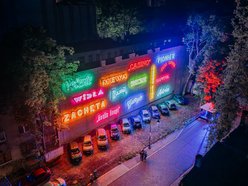 Łódź. Neony kultowych kin w Łodzi odpalone! Łódzka Galeria Neonów wygląda olśniewająco!