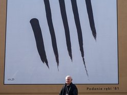 Nowy mural na kamienicy przy Włókienniczej w Łodzi. To dzieło Józefa Robakowskiego