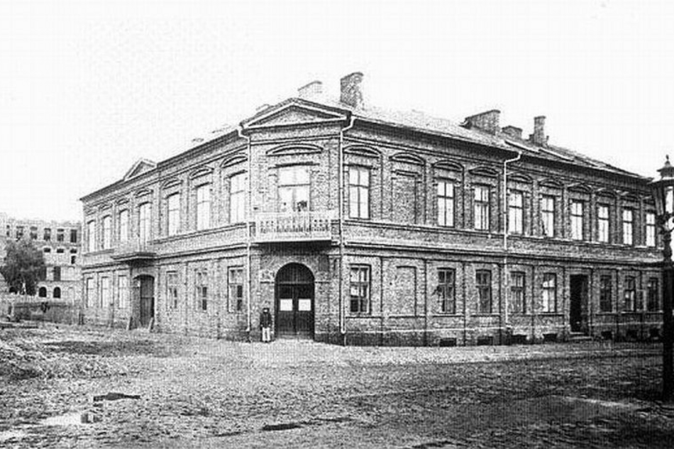 Łódź. Kamienica u zbiegu dzisiejszych ulic Ogrodowej i Zachodniej