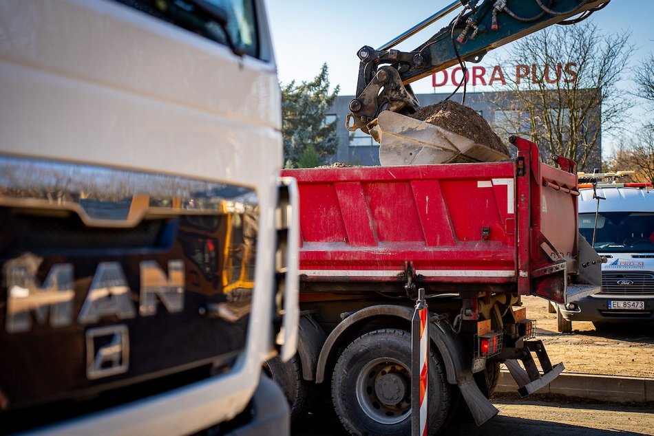 Remont Szparagowej i Wersalskiej. Układają już nowy asfalt