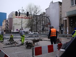 Łódź. Remont skrzyżowania Nawrot i Sienkiewicza. Drogowcy przenoszą się na drugą stronę