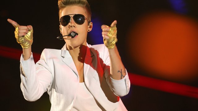 Szalony koncert Justina Biebera w Atlas Arenie. Histeria, kontrowersje i... powietrze na sprzedaż [WSPOMNIENIE]