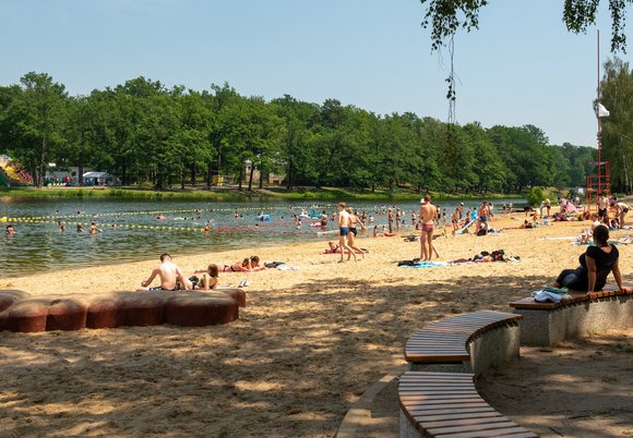 Widok na plażę w Arturówku