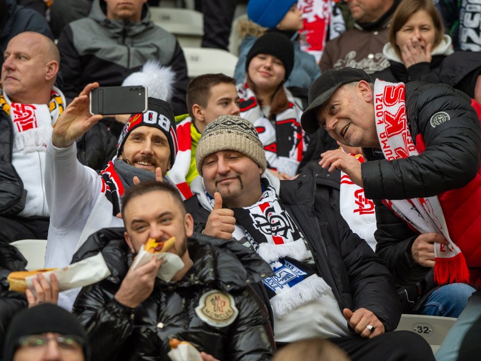 Kibice ŁKS Łódź na meczu z Rakowem Częstochowa