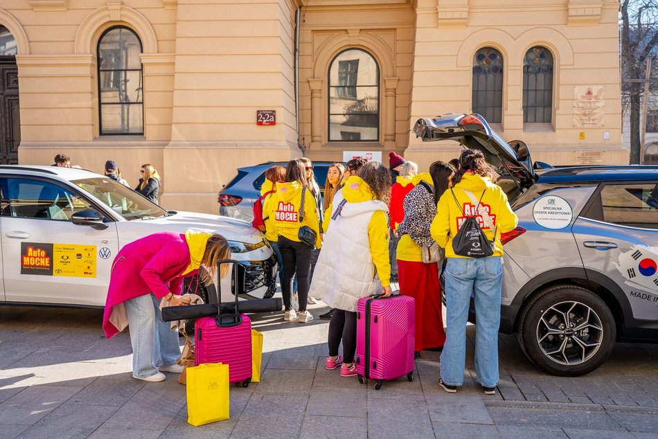 Łódź. Zobacz, jak "Babski Rajd AutoMocne" popędził Piotrkowską w Łodzi!