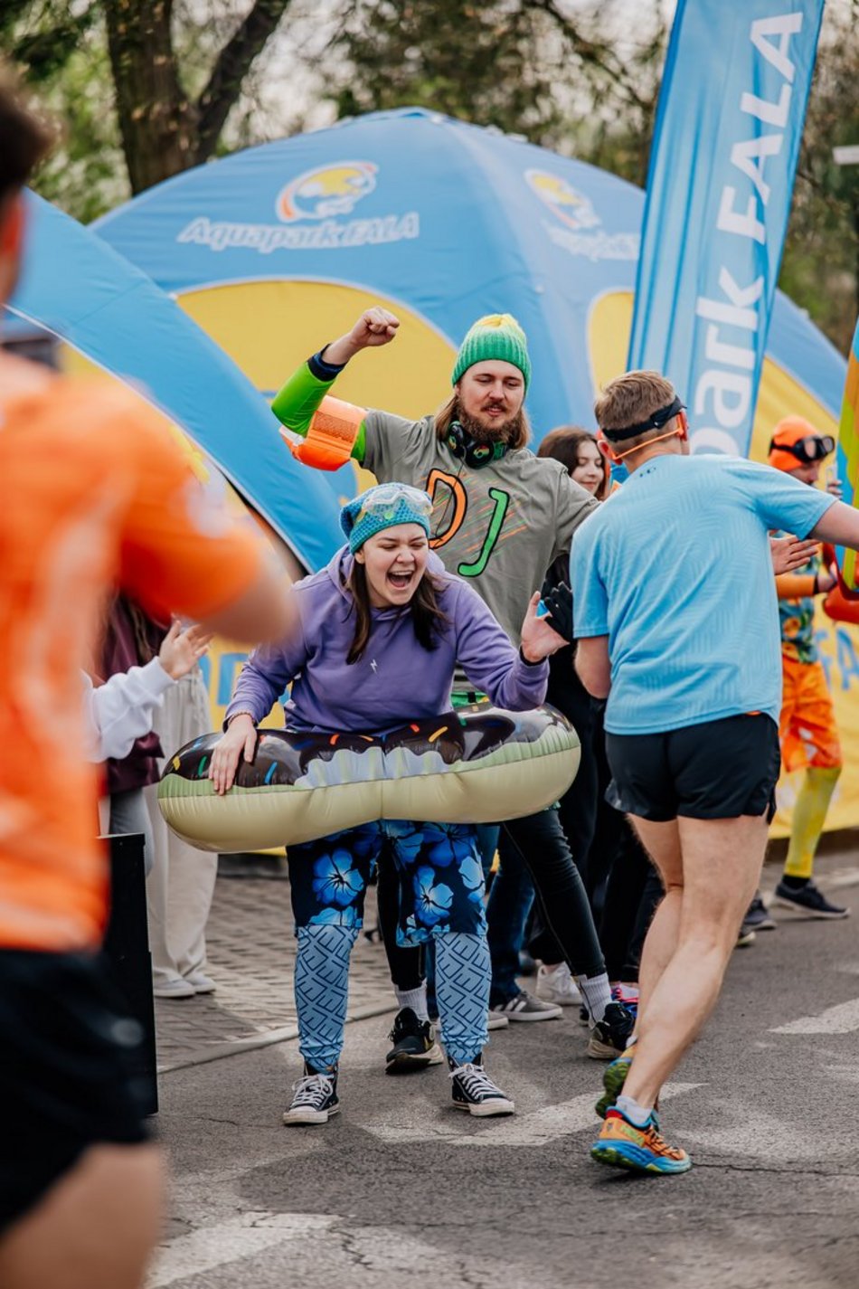 Łódź. Strefa kibica na DOZ Maraton Łódź 2026. Jak Łodzianie dopingowali biegaczy?