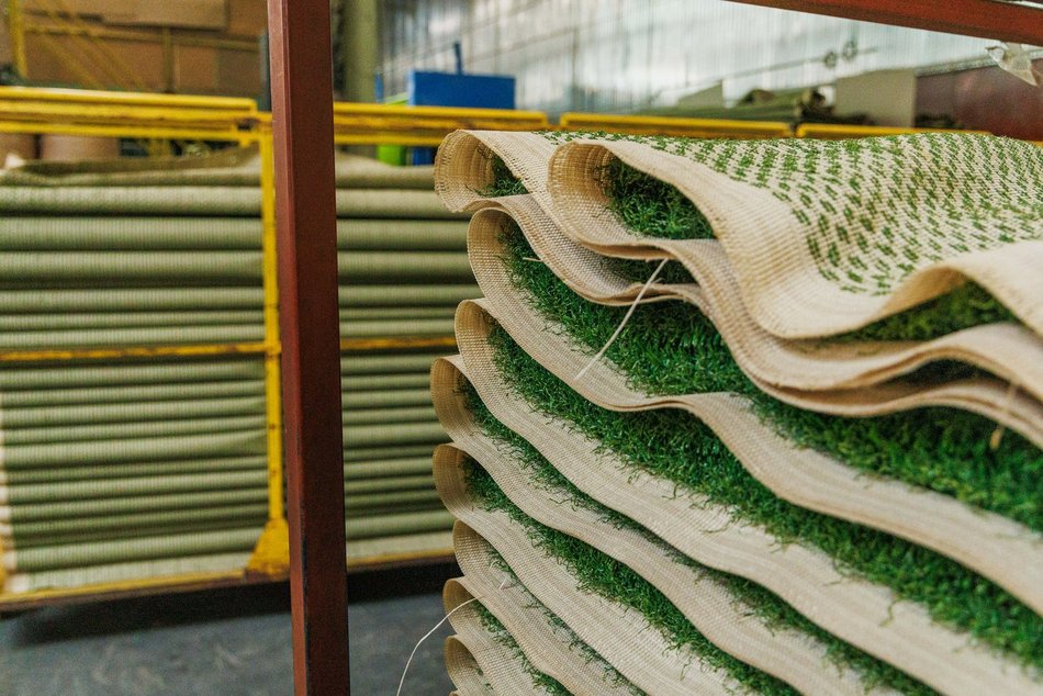 Łódź. Dywilan działa w Łodzi od 130 lat. Firma tworzy dywany i... murawy dla piłkarskich gigantów!