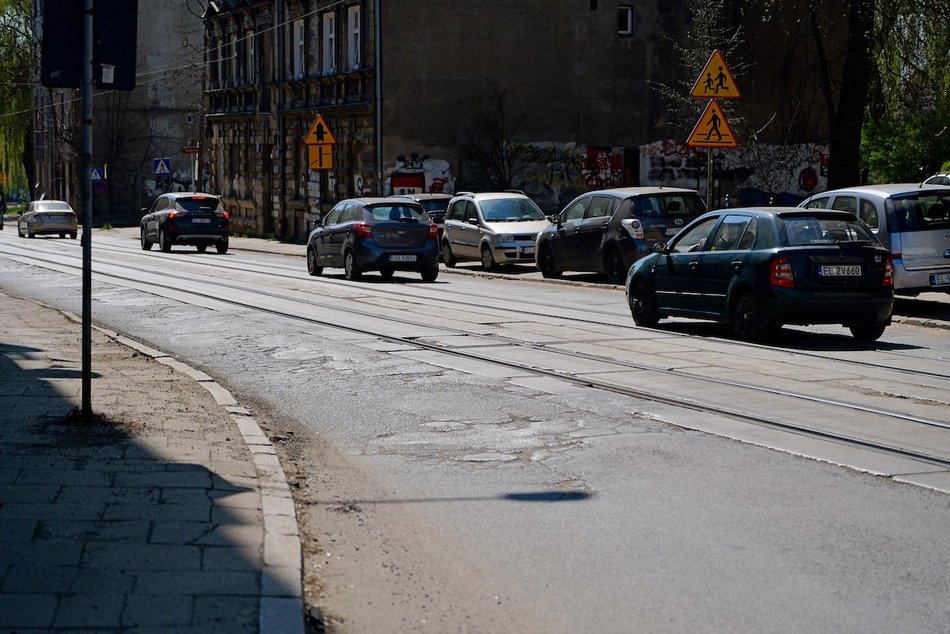 Łódź. Wielki remont Franciszkańskiej w Łodzi. Wyburzą kamienicę, żeby powstał pas ruchu!