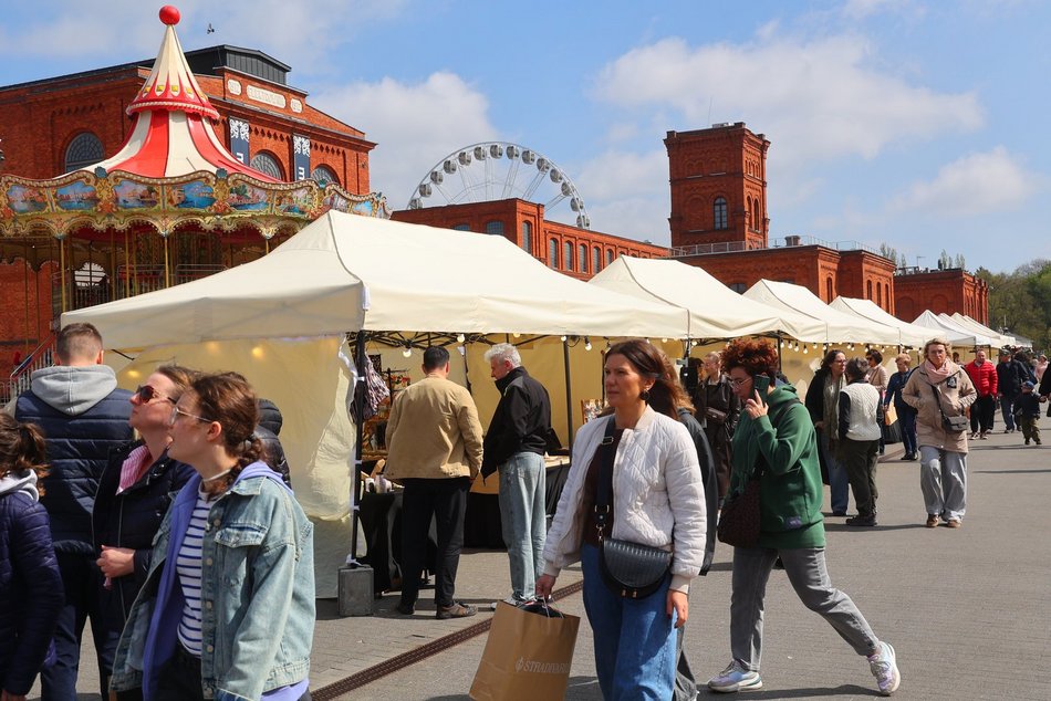 Łódź. Niedziela na targach rękodzieła w Manufakturze