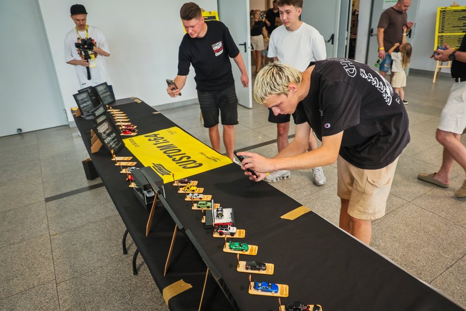 Łódź. Hot Wheels opanowały halę Expo Łódź! Setki miniatur aut, wyścigi na żywo i nie tylko!
