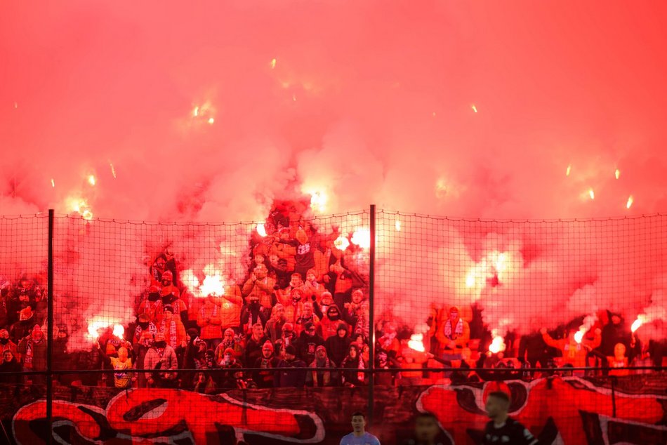 Łódź. Kibice na meczu Widzew Łódź - Cracovia. Byłeś/aś? Znajdź się w galerii!