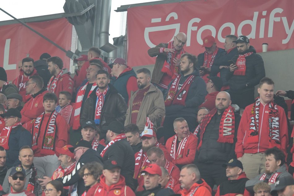 Łódź. Kibice na meczu Widzew Łódź - Bruk-Bet Termalica Nieciecza. Byłeś/aś? Znajdź się w galerii!