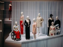 Łódź stolicą mocy! Nowa wystawa w Centralnym Muzeum Włókiennictwa już otwarta