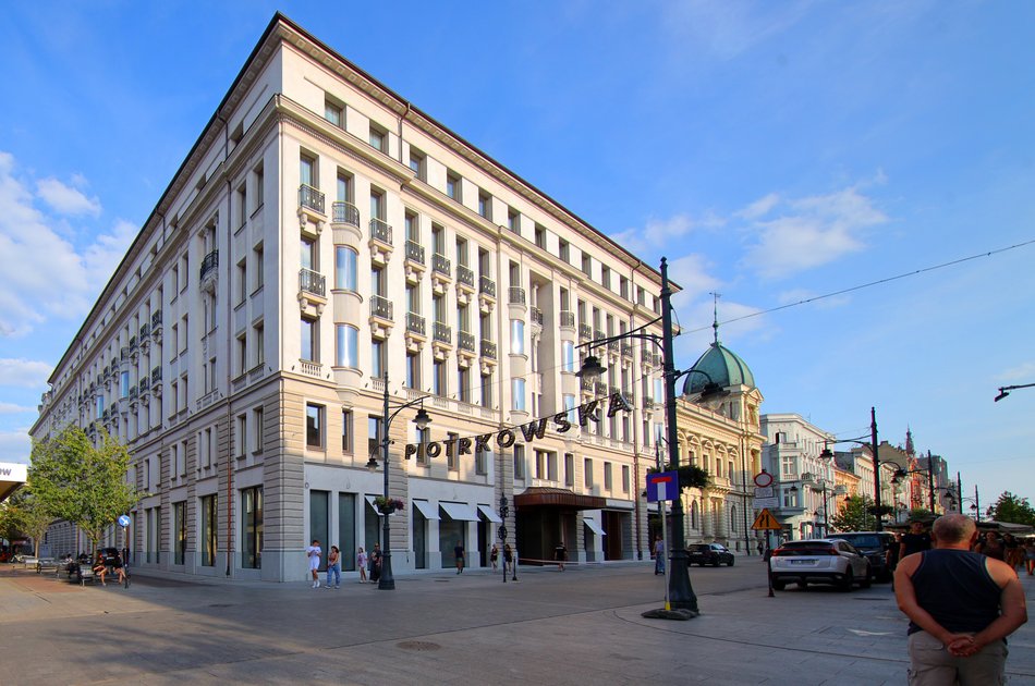Hotel Grand przy Piotrkowskiej już bez rusztowań! Co za zmiana! Jak prezentuje się elewacja?