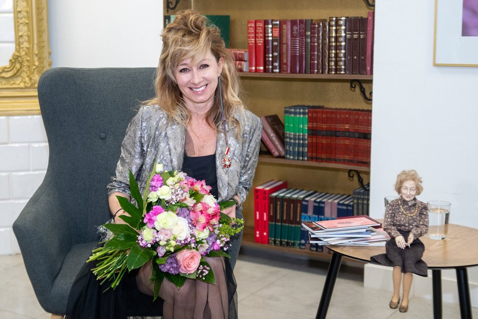 Łódź. Poetka z Łodzi odznaczona! Joanna Guzik odebrała odznakę „Zasłużony dla Kultury Polskiej”