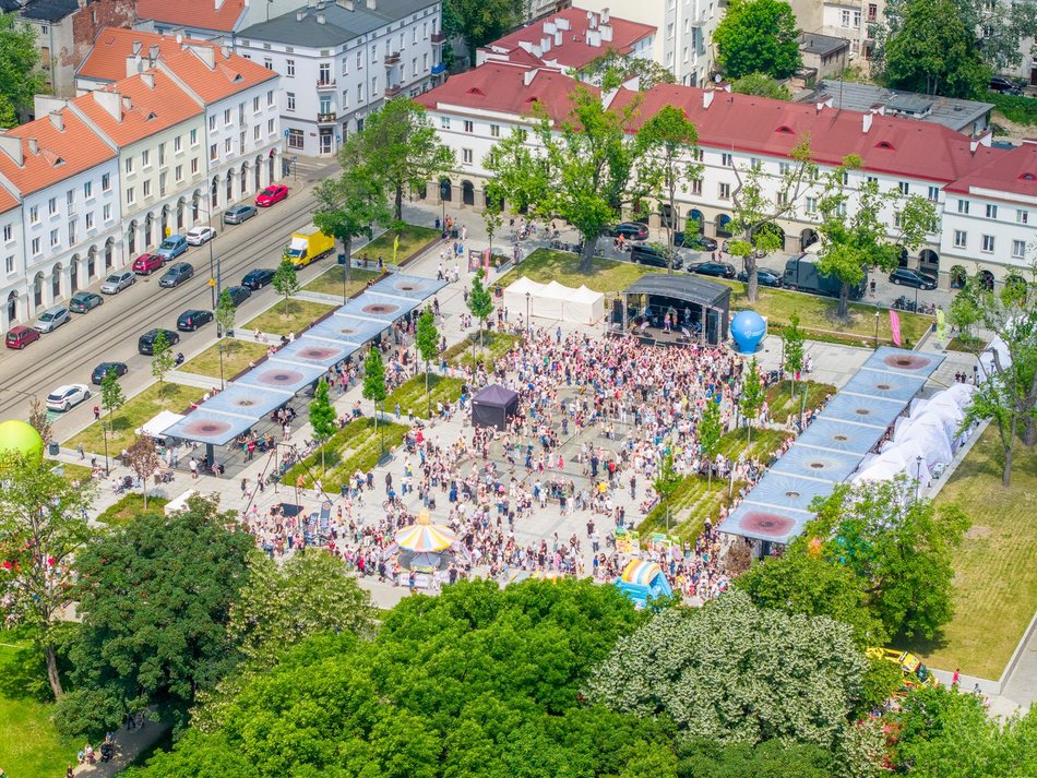 Łódź. Miejski Dzień Dziecka 2025 w Łodzi. Majka Jeżowska, dmuchańce i pokazy [ZDJĘCIA]