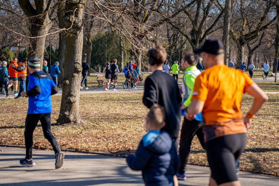 Łódź. Parkrun w Parku Poniatowskiego w Łodzi. Brałeś udział w biegu? Znajdź się na zdjęciach!