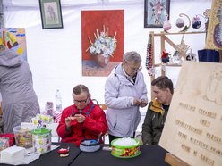 Piknik bez barier na Starym Rynku w Łodzi. Cenne informacje dla osób z niepełnosprawnościami