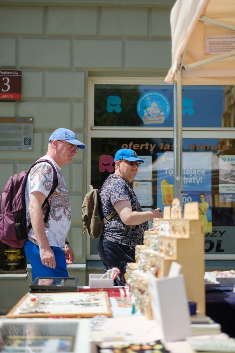 Łódź. Rękodzielnia na Piotrkowskiej w Łodzi. Kilkadziesiąt stoisk i różnorodny asortyment