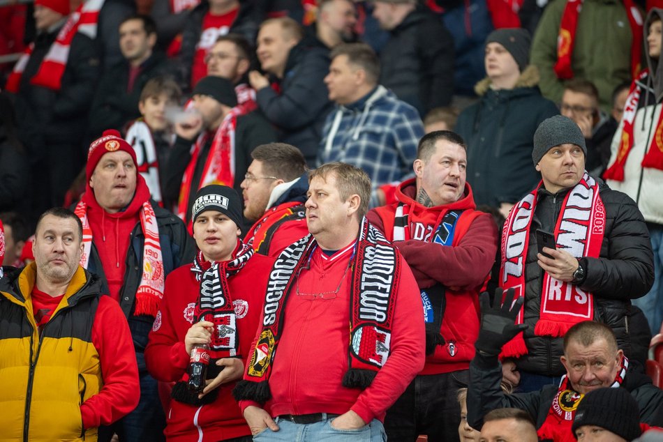 Łódź. Kibice na meczu Widzew Łódź - Lech Poznań. Byłeś/aś? Znajdź się w galerii!