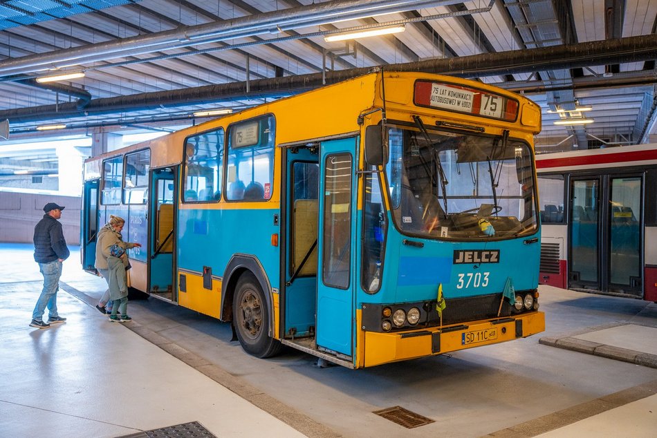 Wielka parada autobusów przejechała ulicami Łodzi