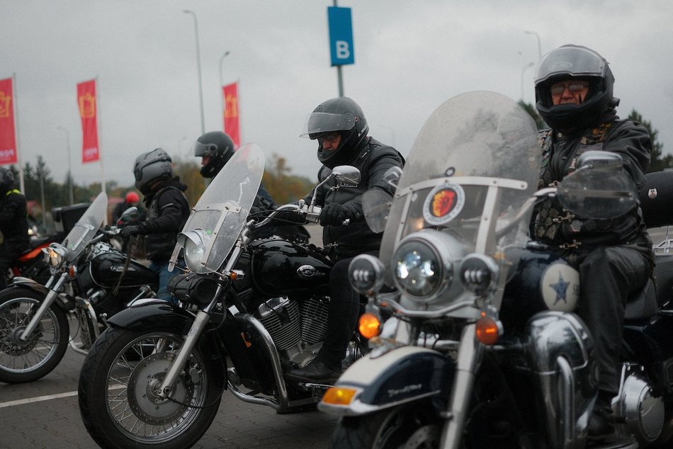 Łódź. Sezon motocyklowy w Łodzi zakończony! Pasjonaci spotkali się pod Portem Łódź