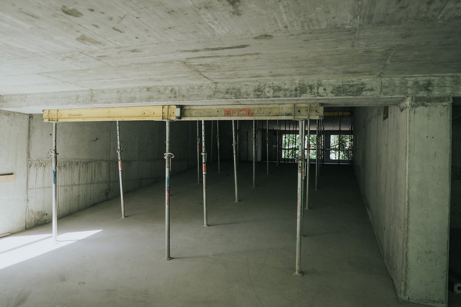 Łódź. Budowa parkingów wielopoziomowych w Łodzi. Powstają kolejne piętra. Kiedy koniec prac?