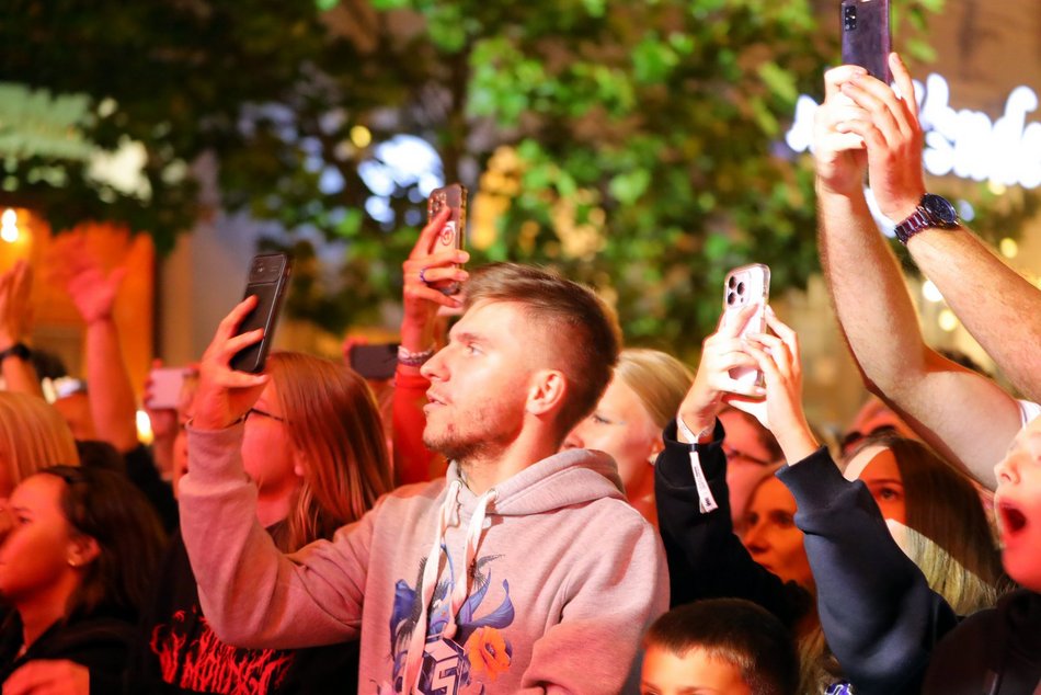 Great September 2023. Tłumy łodzian na darmowym koncercie na Piotrkowskiej