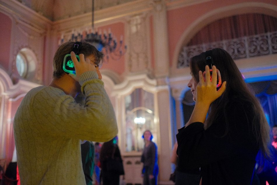 Dzień Kobiet w Muzeum Miasta Łodzi. Silent disco, wieczór z planszówkami i oprowadzanie po wystawie