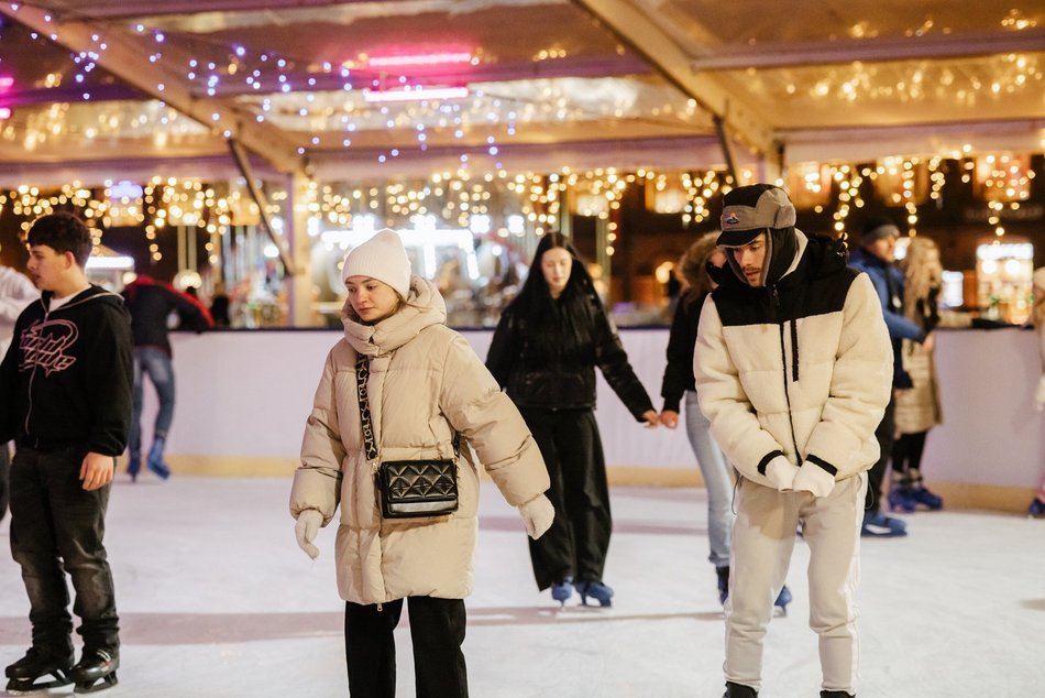 Ostatnie dni lodowiska w Manufakturze! Łodzianie korzystają z uroków zimy!