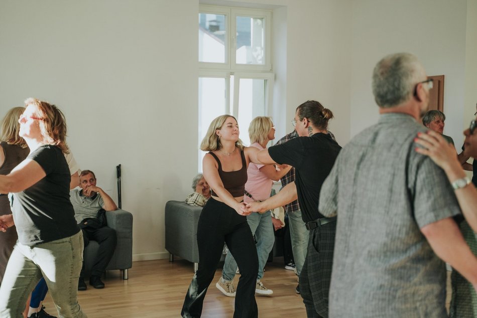 Łódź. Niedzielna potańcówka przy Piotrkowskiej. Pełno tańca, muzyki i dobrej energii!