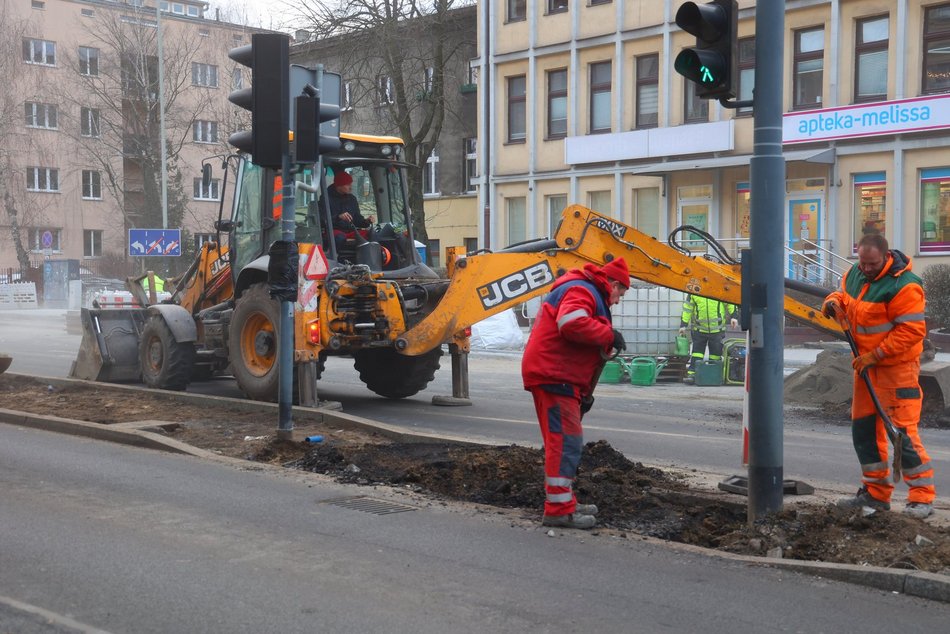 Remont Struga dobiega końca. Jest już asfalt, kiedy skończą chodniki?