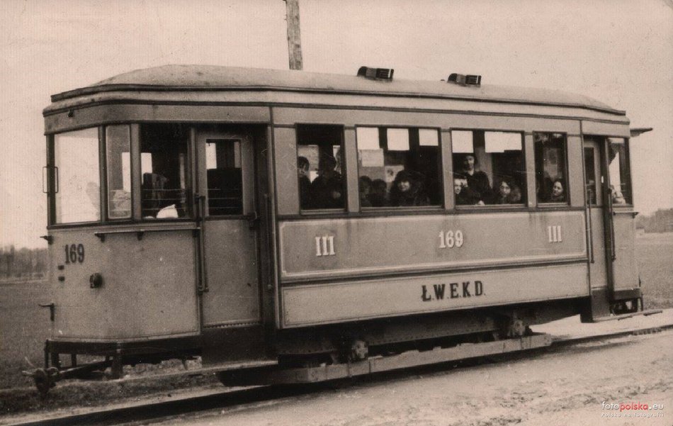 [Translate to Ukraiński:] Tramwaj Łódzkich Wąskotorowych Elektrycznych Kolei Dojazdowych zbudowany przez fabrykę Lilpopa - rok 1928