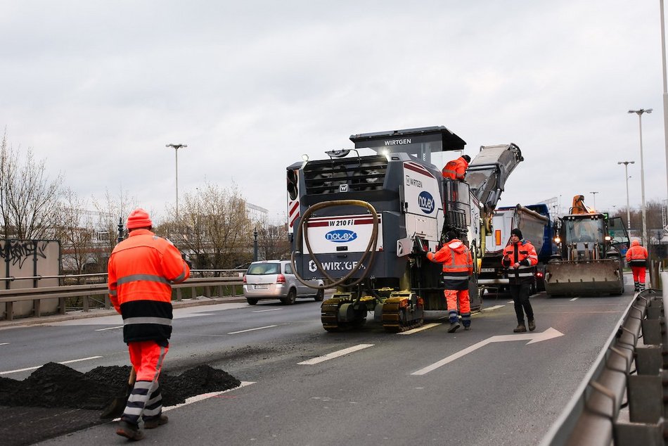 Łódź. Wymiana asfaltu na Bandurskiego