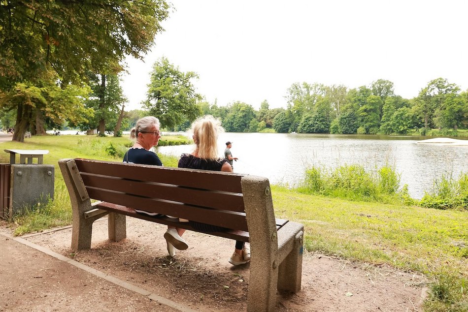 Łódź. Cisza i spokój na Stawach Stefańskiego w Łodzi. Idealne miejsce na niedzielne popołudnie