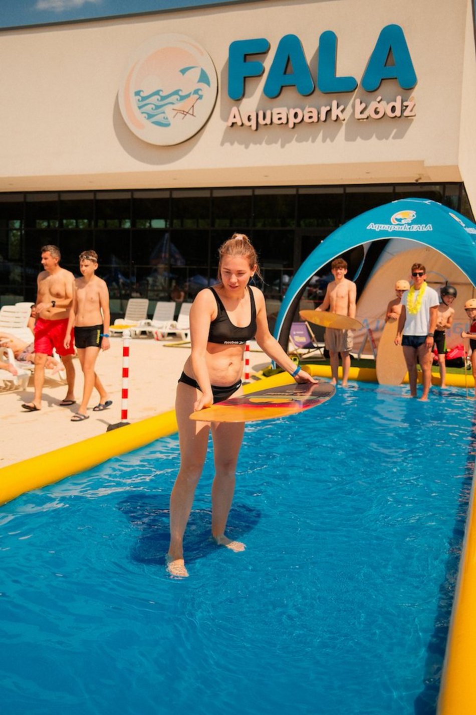 Łódź. Aloha Party w Aquaparku Fala. Hawajski weekend w centrum Łodzi