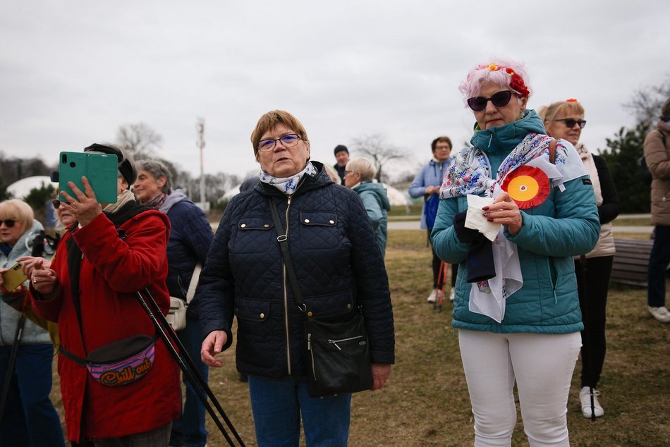 Topienie marzanny na Stawach Jana w Łodzi. Kolorowy korowód pożegnał zimę!