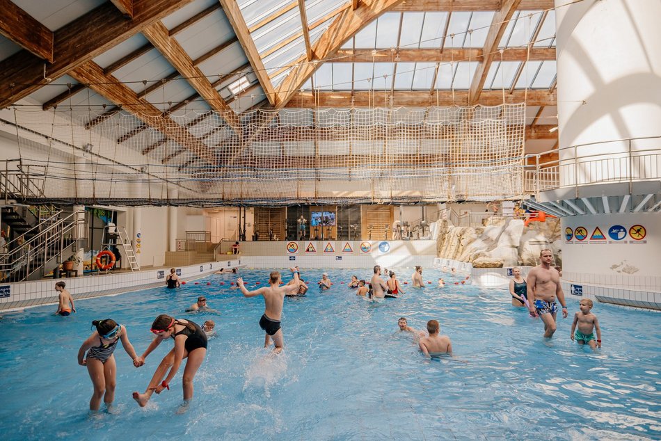 Aquapark Fala w majówkę - baseny zewnętrzne, zjeżdżalnia kamikaze