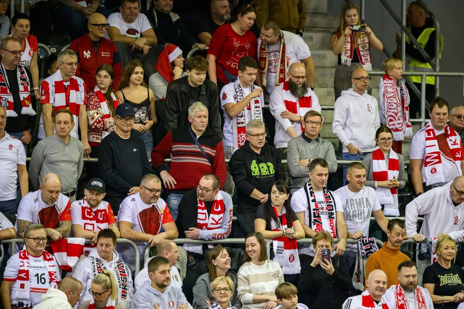 Kibice na siatkarskich derbach Łodzi