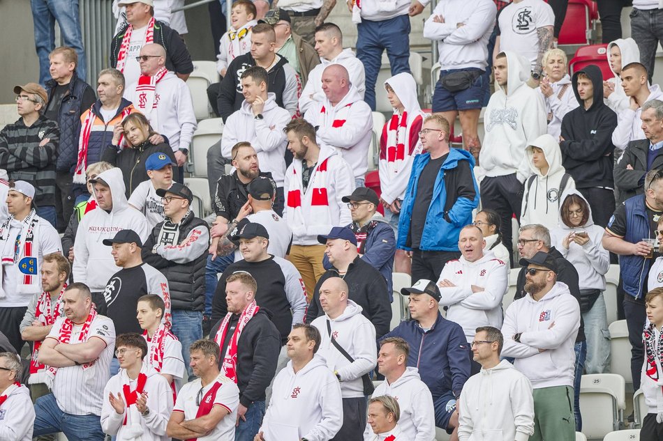 Kibice ŁKS Łódź na meczu z Radomiakiem Radom