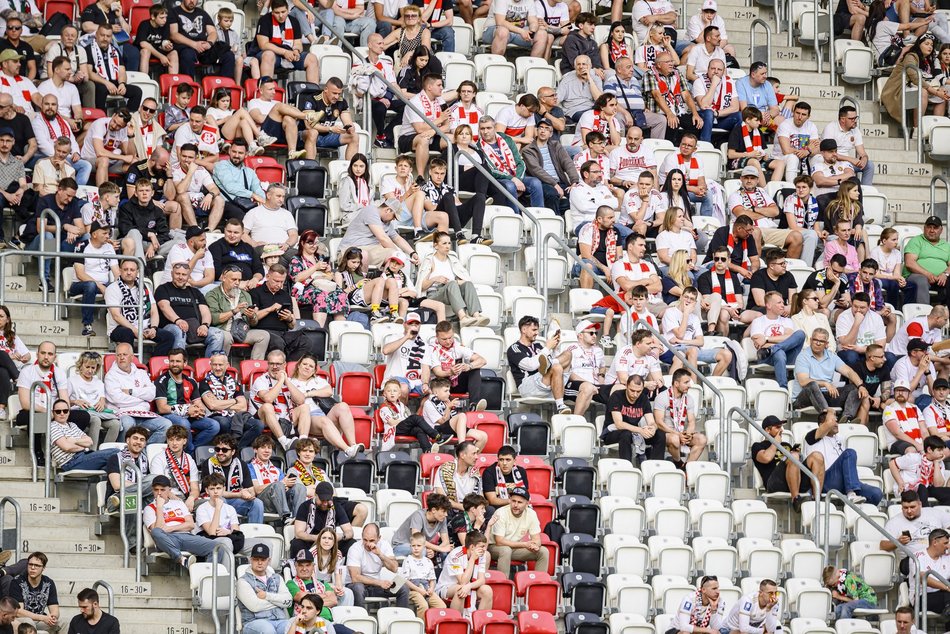 Kibice na meczu ŁKS Łódź z GKS Tychy. Odnajdź się w naszej galerii