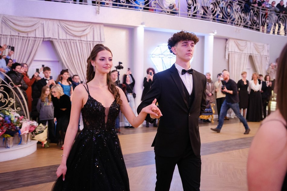 Studniówka XV w Łodzi. Niezapomniane chwile i piękne wspomnienia