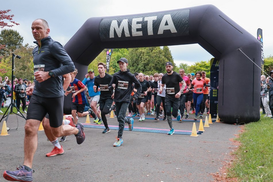Łódź. Botaniczna Piątka. Setki łodzian pobiegły w Ogrodzie Botanicznym w Łodzi
