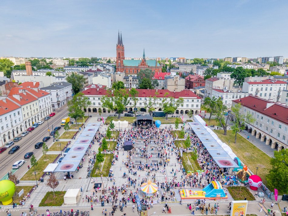 Łódź. Miejski Dzień Dziecka 2025 w Łodzi. Majka Jeżowska, dmuchańce i pokazy [ZDJĘCIA]