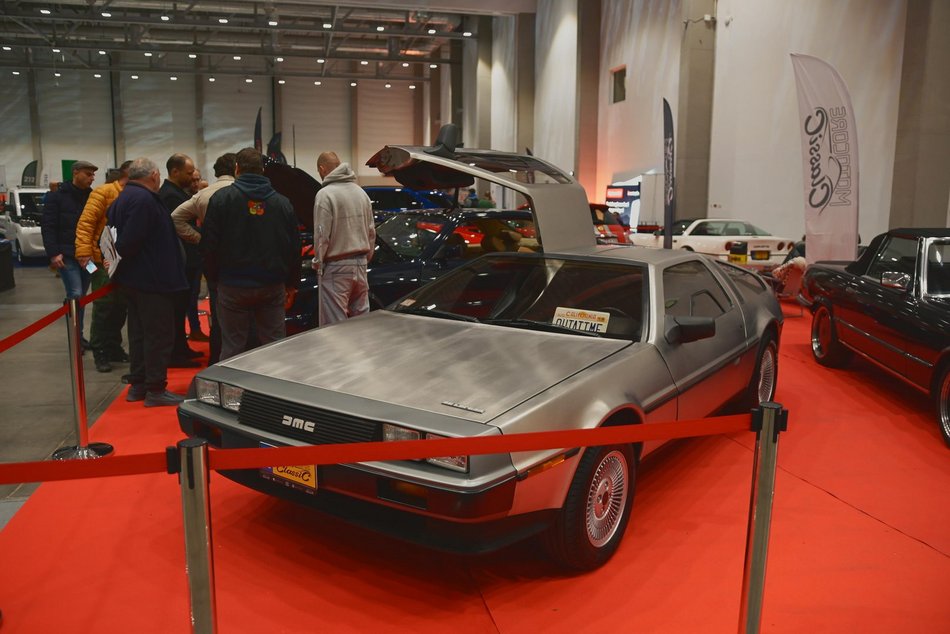 Łódź. Łódzkie Targi Motoryzacyjne w hali Expo Łódź. Klasyki, auta przyszłości, dealerzy i więcej